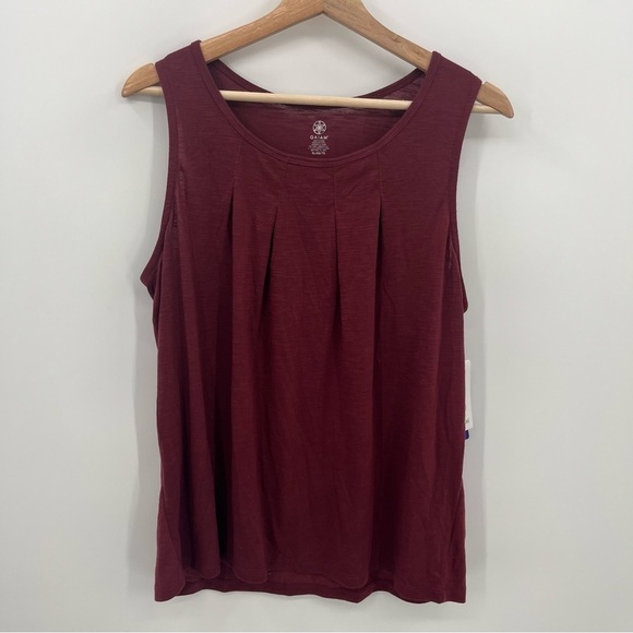 Gaiam XL NWT Burgundy Yoga Active Pleated Front Sleeveless Top - Picture 1 of 9
